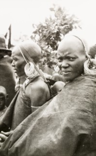 Profile of two African women