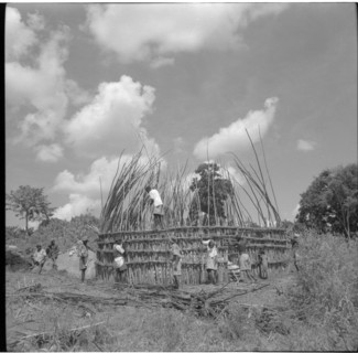 Erecting roof