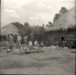 Isubo Day of preparing little house