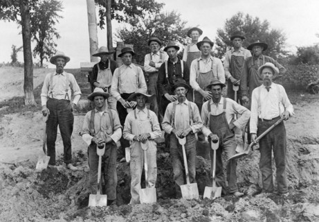 Fourteen Men With Shovels