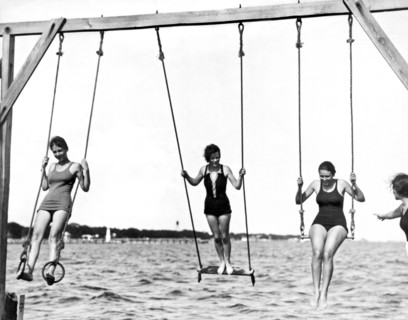 White House Hotel Swings