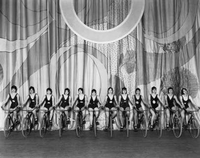 Wheels Idea Production Cast