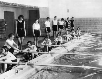 German Girls Learn Rowing