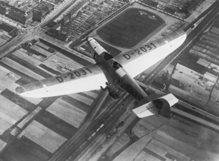 Willi Ruge Parachute Photos