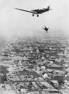 Willi Ruge Parachute Photos