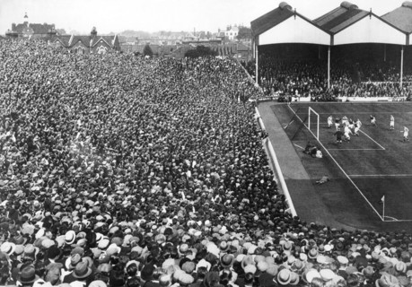 Soccer Crowd At Highbury