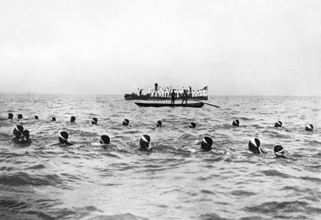 Japanese Sailors Swim 20 Miles