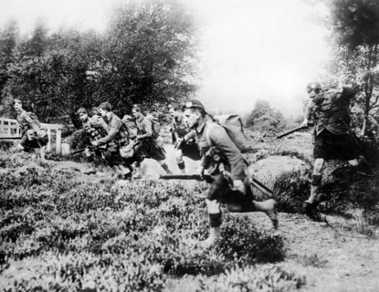 HIghlanders Charge Germans