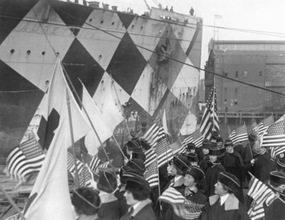 Red Cross Nurses Greet Troops