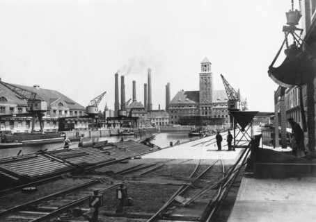 Berlin's Harbor Construction