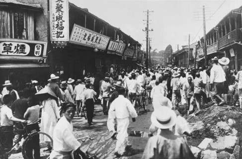 Koreans Attack Chinese