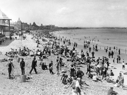 Bostonites Hit The Beach