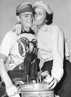 Didrikson Kisses Caddy