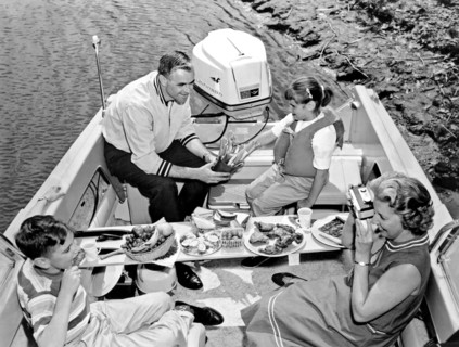 Family Boating Lunch