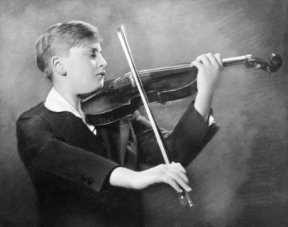 Violinist Yehudi Menuhin