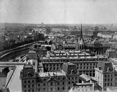 towards la sainte-chapelle