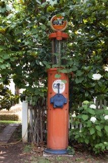 Antique Gulf Gasoline pump 2010