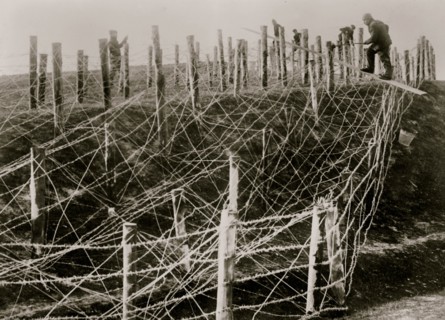 Germans. Fixing barbed wire tangle