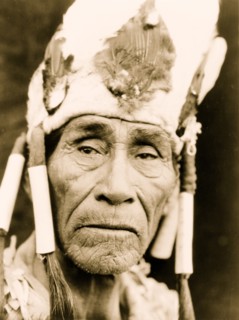 A Klamath head-dress 1923