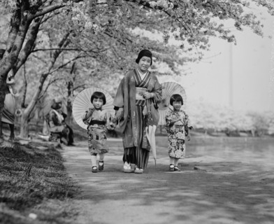 Madam Hiroshi Kawamura & children 1924