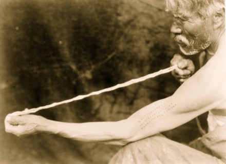 Measuring shell money 1923
