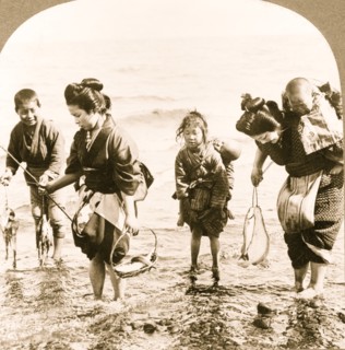 Japanese mothers and children on a fishing trip 1919