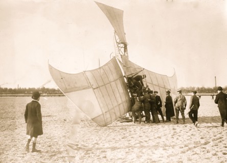 La Fregate crashes