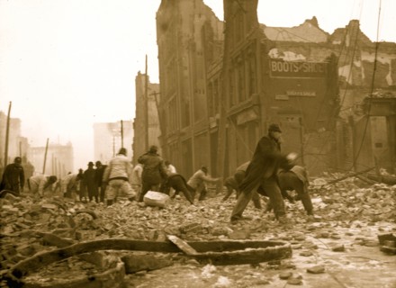 Dynamiting buildings on Balto. St. [Baltimore fire, 1904]  1904