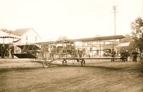 Curtiss-Herring flying machine, on ground, Mineola, L.I. 1909