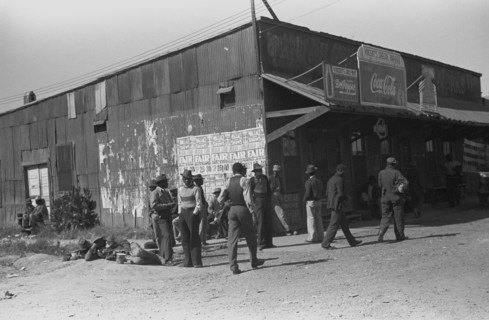 Black section of town, Saturday afternoon, Belzoni, Mississippi 1939
