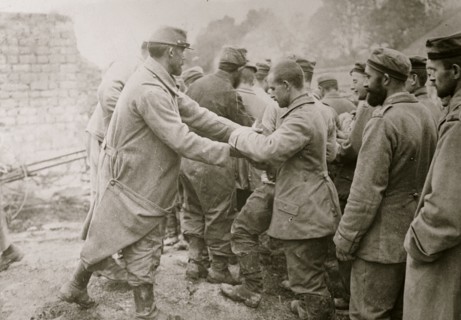 Bread to German prisoners, Champagne