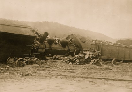 Break in Austin Dam in Pennsylvania washes out a train and locomotive 1911