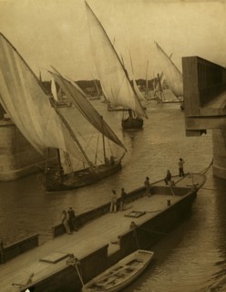 Cairo, the Great Nile Bridge opened for freight boats 1880