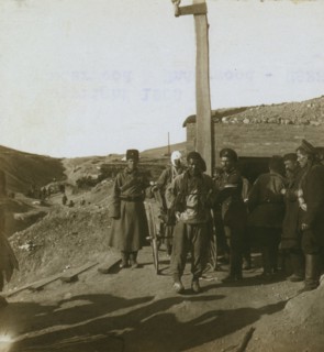 Carrying wounded Russian in a jinrikisha  1905