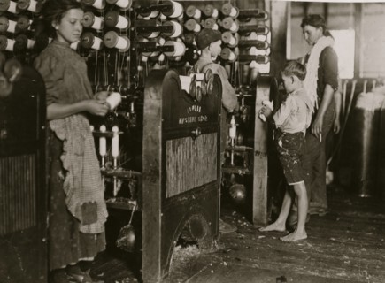 A Tiny Doffer 1908