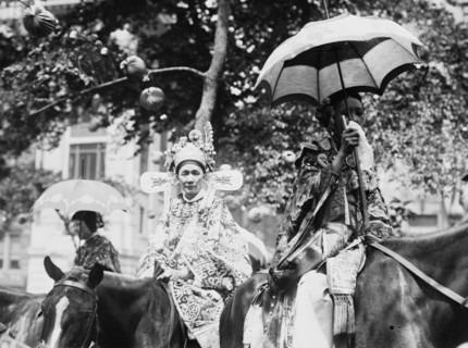 Chinese women in N.Y. 4th July parade 1912