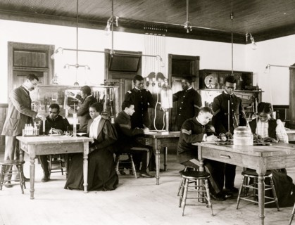 Class in capillary physics at Hampton Institute, Hampton, Virginia 1899
