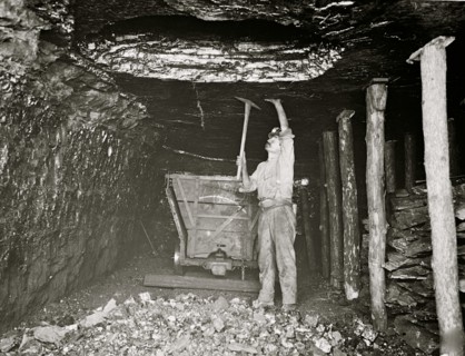 Coal Mining in Tunnel 1923