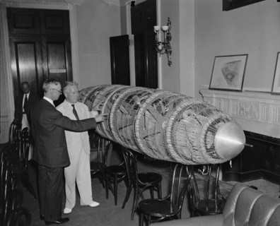 Congress sees model of new proposed American-designed dirigible, 1937