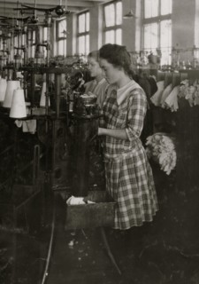 Continuation school girls topping stockings in Ipswich Mills 1917