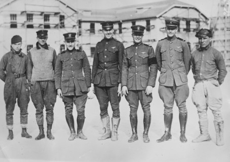 Crew of Navy dirigible