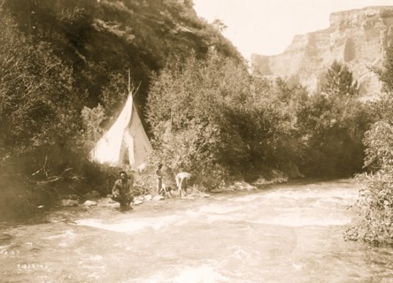 The river camp 1905