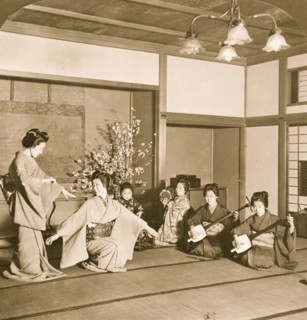 Dancing Geisha 1906