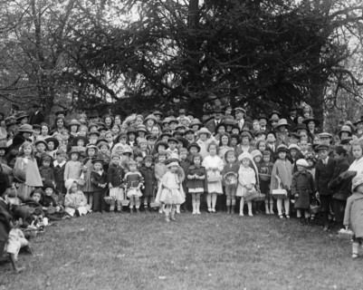 Easter Egg Rolling Children Pose on the White House Lawn 1922