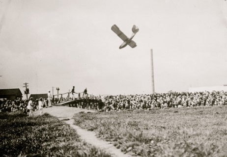 Fall of the Kirby Plane during an air show 1922
