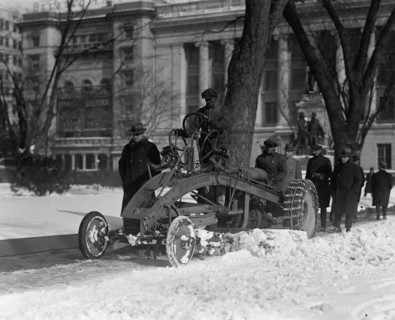 Ford C Tractor cleans Washington Streets of Snow 1924