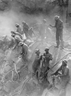 Fort Loudon Dam, Tennessee (Tennessee Valley Authority (TVA)). Drillers 1942