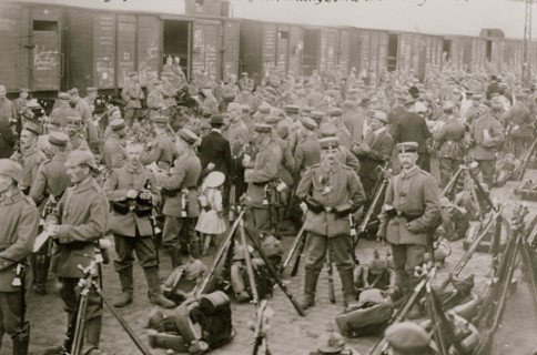 German going to front
