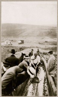 Gold mining 1914