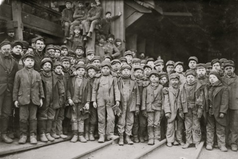 Group of boys working in #9 Breaker Pennsylvania Coal Co., Hughestown Borough, Pittston, Pa.  1908